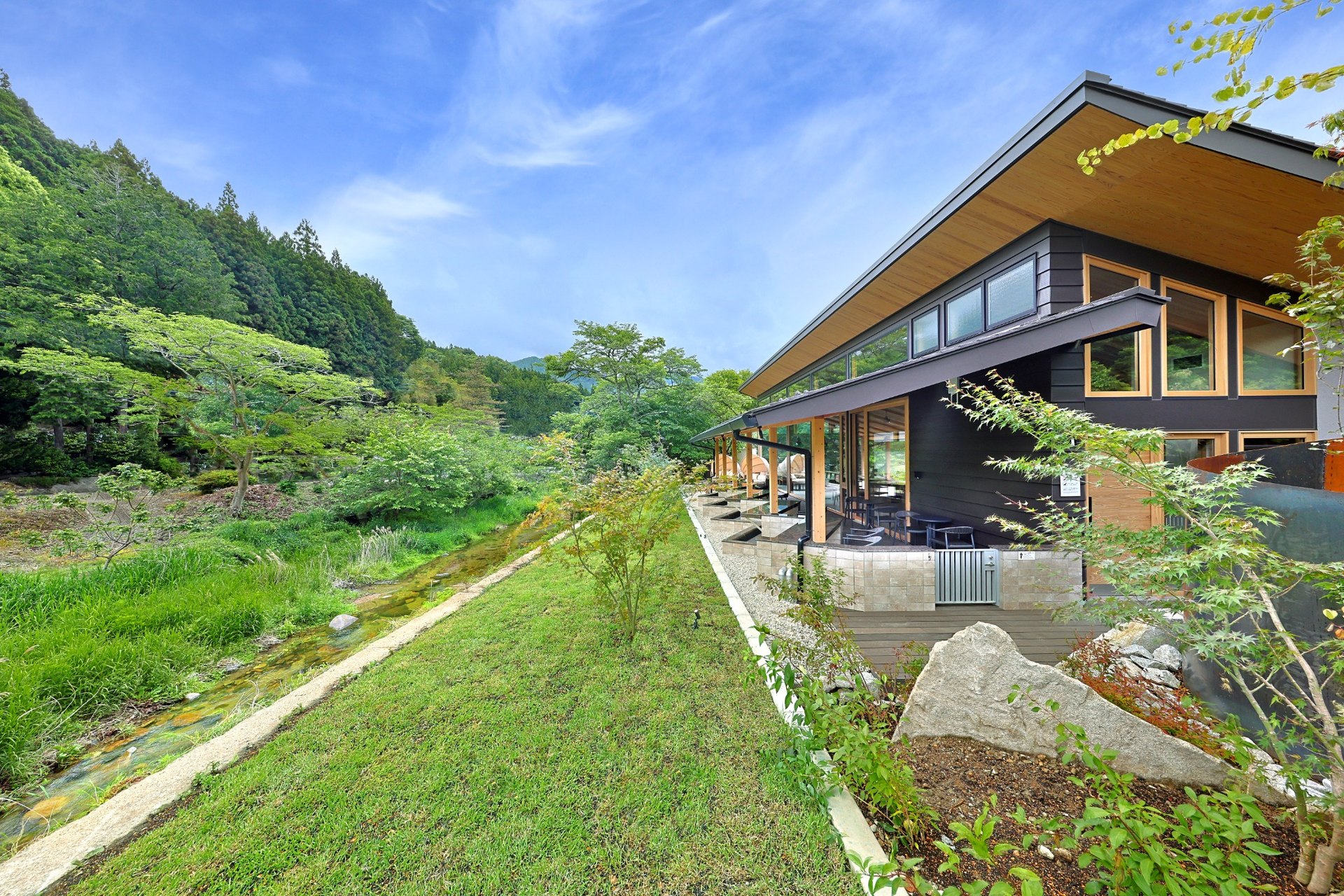 ベーカリー全景（昼）
